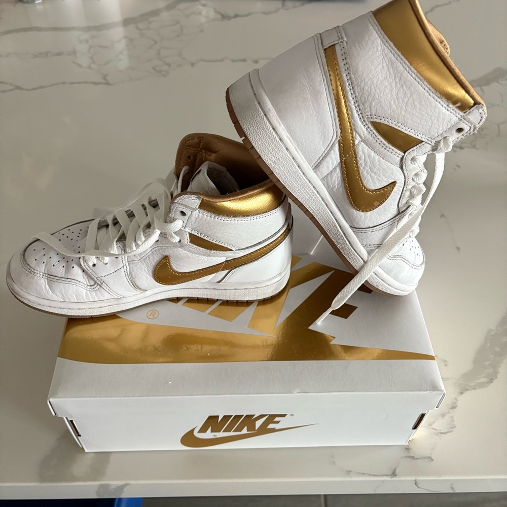 Nike Air Jordan 1 Retro Hi OG White & Gold Sneakers Girls/Women 5.5